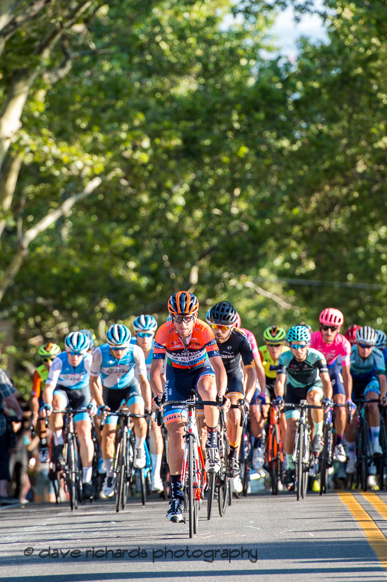 The peloton climbs up State Street. Stage 4 - Salt Lake City Circuit Race, 2019 LHM Tour of Utah (Photo by Dave Richards, daverphoto.com)