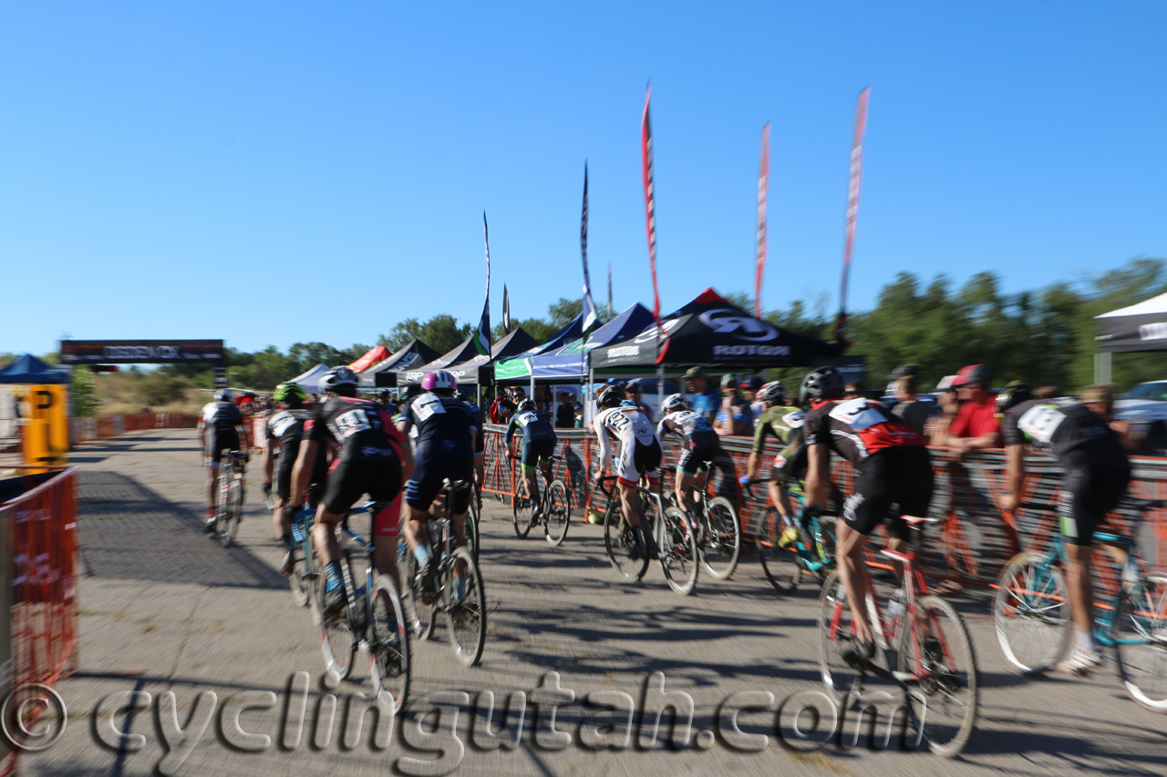 The start of the men's elite race. At the Ogden CX Race, 9-20-2015. Photo by Dave Iltis