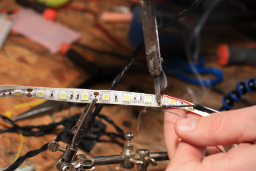 Connecting the LED tape to the battery wires