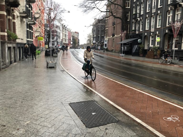 Study: Bike Lanes Make Cyclists and Pedestrians Safer