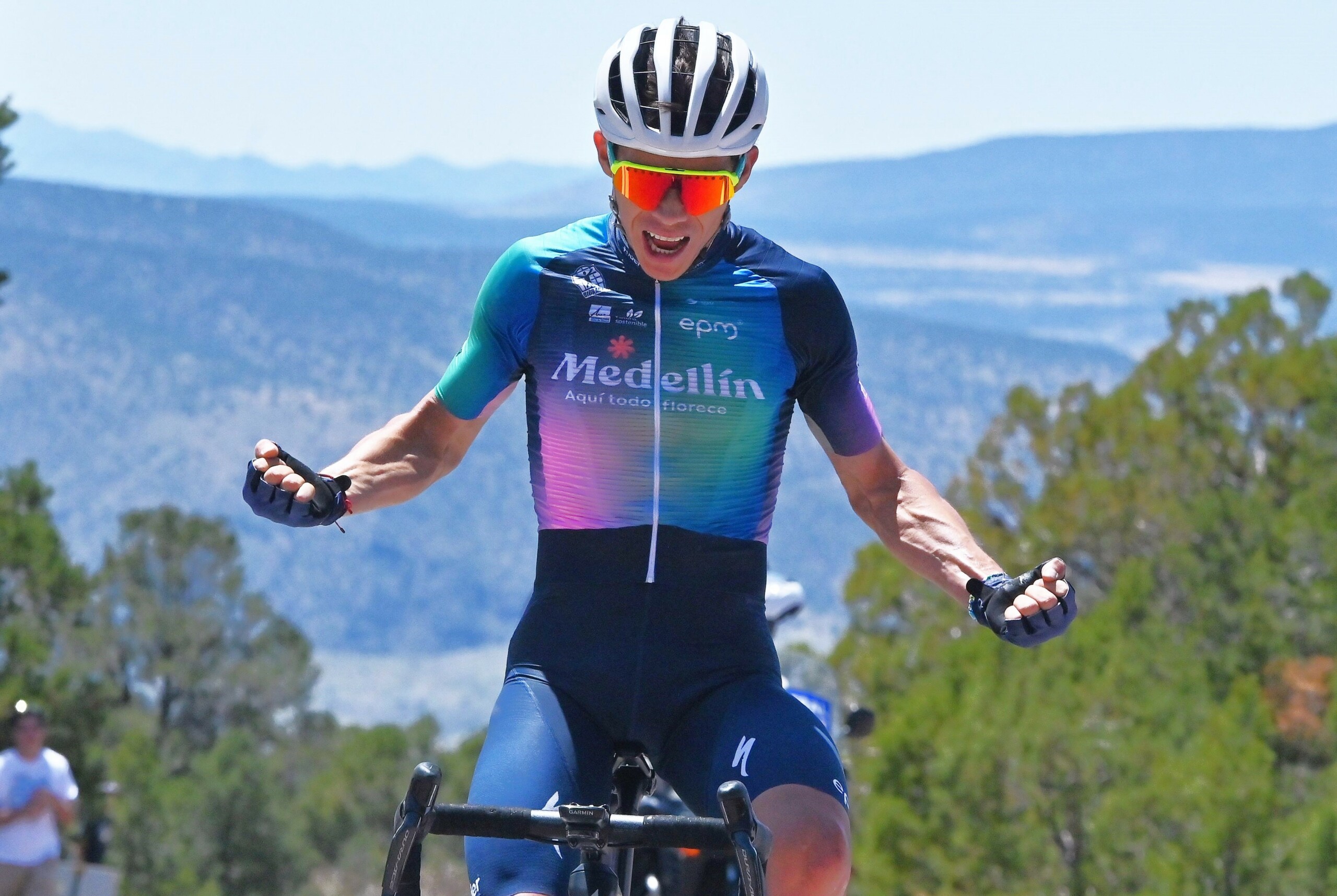 ‘Superman’ Miguel Ángel López rises to the top of Mogollon at  Tour of the Gila Stage 1